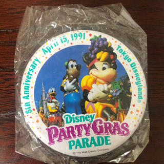 ディズニー(Disney)のTDL ８周年記念缶バッジ　ディズニーパーティグラパレード(バッジ/ピンバッジ)