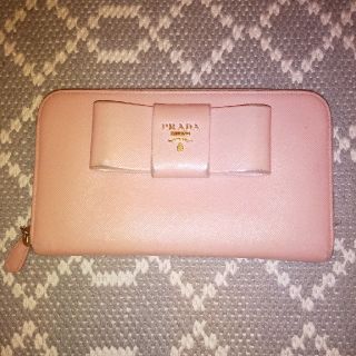 プラダ(PRADA)の✾【PRADA】プラダ リボンラウンドファスナー(薄ピンク)長財布 ノベルテ✾(財布)