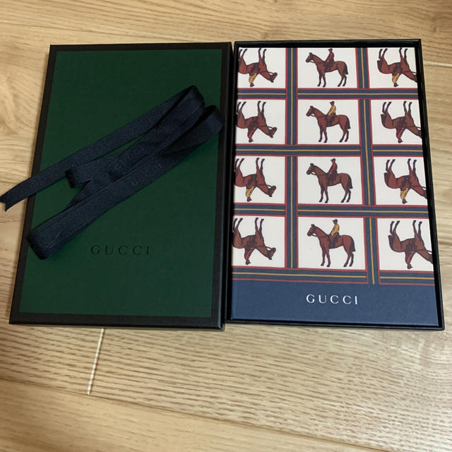 Gucci(グッチ)のCoci様専用　レターセット インテリア/住まい/日用品の文房具(ノート/メモ帳/ふせん)の商品写真