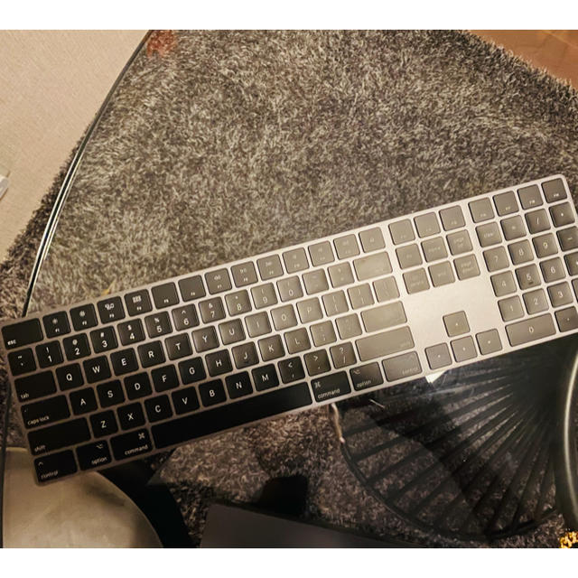 Apple(アップル)のApple magic keyboard スペースグレイ　US スマホ/家電/カメラのPC/タブレット(PC周辺機器)の商品写真