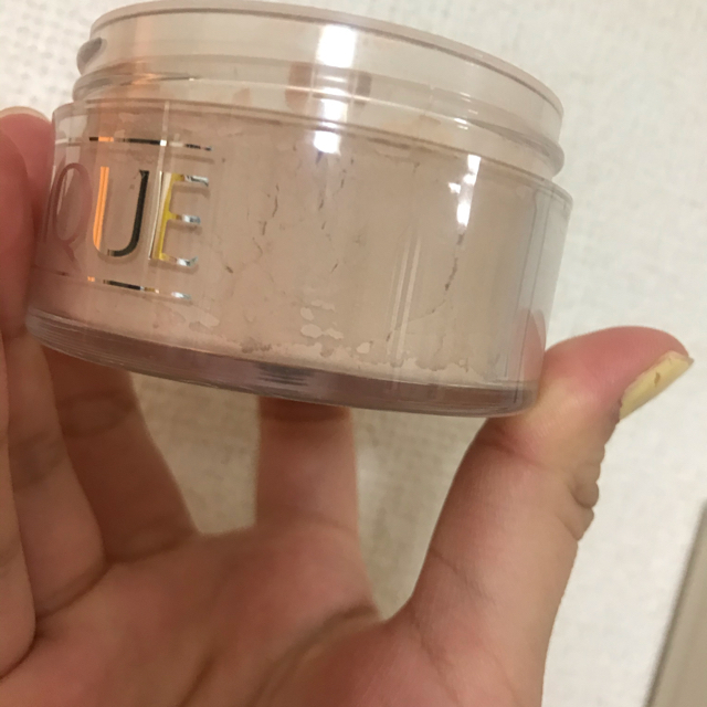 CLINIQUE(クリニーク)のCLINIQUE パウダー コスメ/美容のベースメイク/化粧品(フェイスパウダー)の商品写真