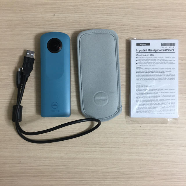 RICOH(リコー)の360度カメラ　RICOH THETA SC ブルー スマホ/家電/カメラのカメラ(コンパクトデジタルカメラ)の商品写真