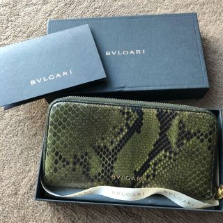 BVLGARI - BVLGARI 長財布 パイソン レオニ オリーブの通販 by ...