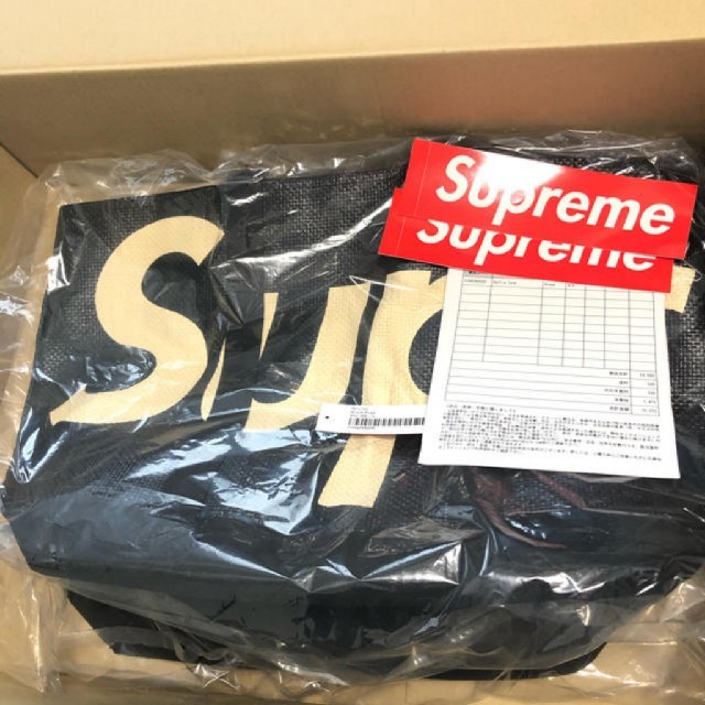 Supreme tote black 1