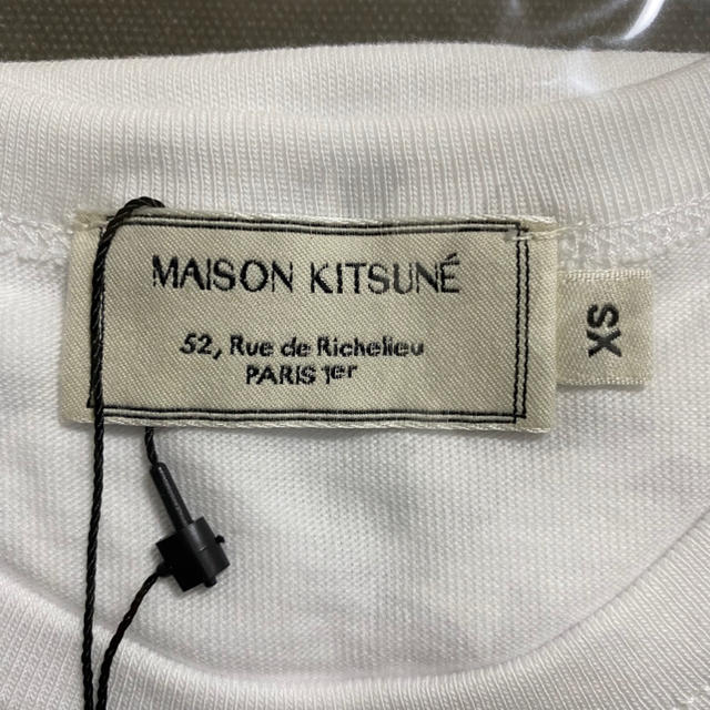 MAISON KITSUNE'(メゾンキツネ)のメゾンキツネ XSサイズ 白色 ロゴ Tシャツ SINGLE FOX HEAD レディースのトップス(Tシャツ(半袖/袖なし))の商品写真