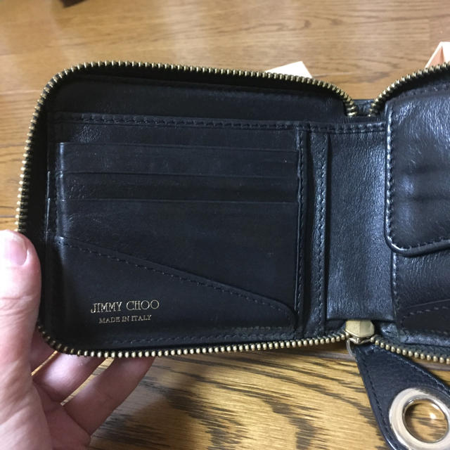 JIMMY CHOO(ジミーチュウ)のJIMMY CHOO ラウンドジップ二つ折財布 ブラック レディースのファッション小物(財布)の商品写真