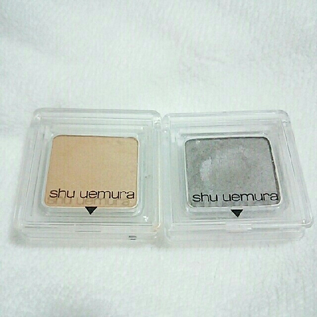 shu uemura(シュウウエムラ)の値下げ中‼シュウウエムラshu uemuraプレスドアイシャドーアイシャドウ コスメ/美容のベースメイク/化粧品(アイシャドウ)の商品写真