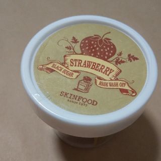 スキンフード(SKIN FOOD)の新品未開封☆スキンフード☆SKINFOOD☆ブラックシュガー☆ストロベリー(パック/フェイスマスク)