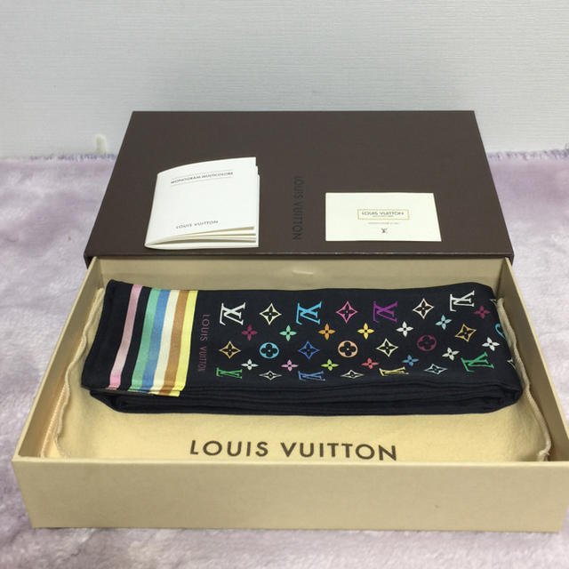 LOUIS VUITTON(ルイヴィトン)のLOUIS VUITTON ルイヴィトン マルチカラー バンドースカーフ レディースのファッション小物(バンダナ/スカーフ)の商品写真