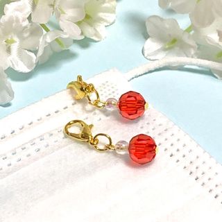 【レッド】 ❤︎ カットビーズ チャーム ❤︎ 2個セット(チャーム)