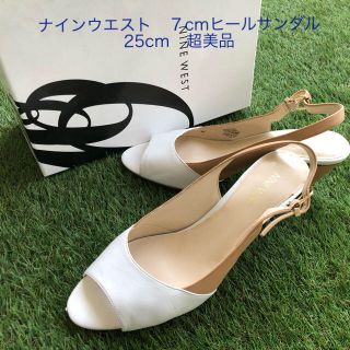 ナインウエスト(NINE WEST)の最終値下げ‼️ナインウエスト　白ベージュコンビサンダル　25cm   超美品(サンダル)