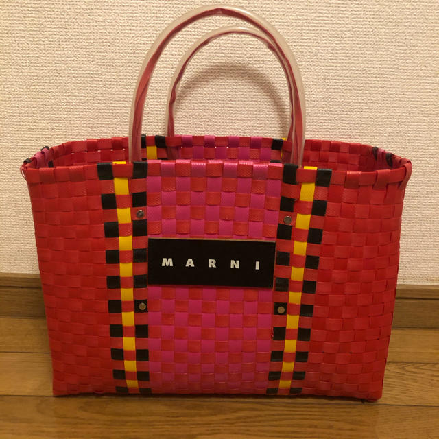 マルニ　Marni マルニフラワーカフェ　カゴバッグバッグ