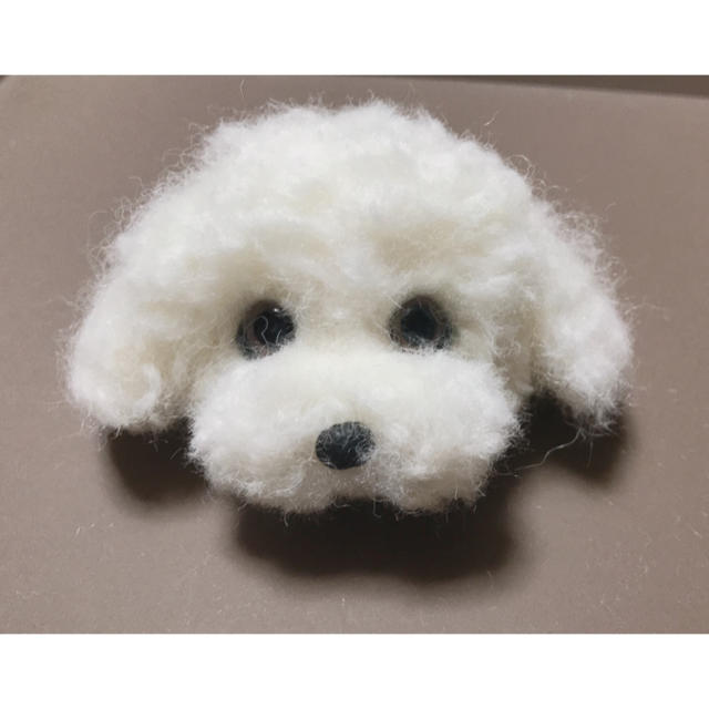 マルプー トイプードル ミックス犬ブローチ 羊毛フェルトの通販 By タピ S Shop ラクマ