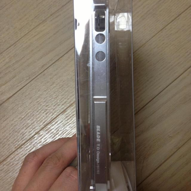 iPhone4/4Sメタルケースシルバー スマホ/家電/カメラのスマホアクセサリー(モバイルケース/カバー)の商品写真