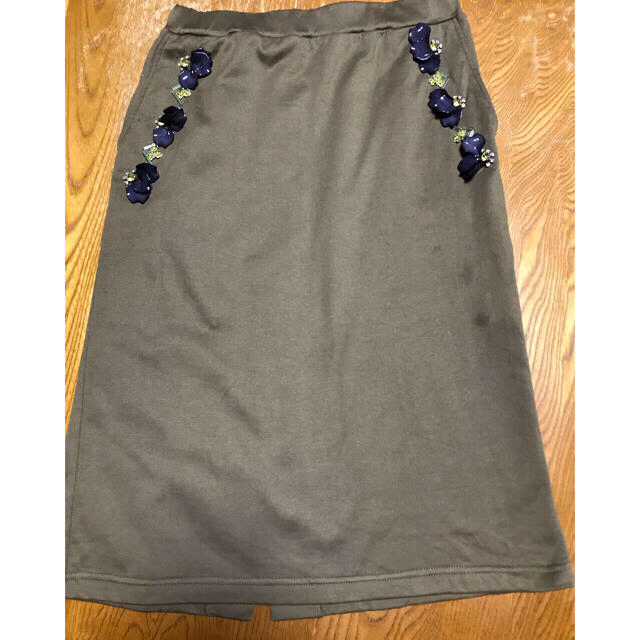 MUVEIL WORK(ミュベールワーク)のミュベールビジュースウェット　スカート レディースのスカート(ひざ丈スカート)の商品写真