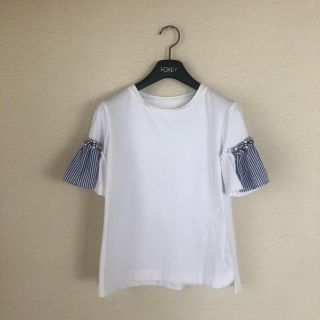 チェスティ(Chesty)のチェスティ chesty 袖フリルトップス　ビジューカットソー(カットソー(半袖/袖なし))