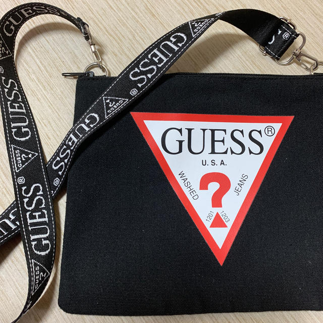 GUESS(ゲス)の(未使用・美品)GUESSサコッシュ レディースのバッグ(ショルダーバッグ)の商品写真