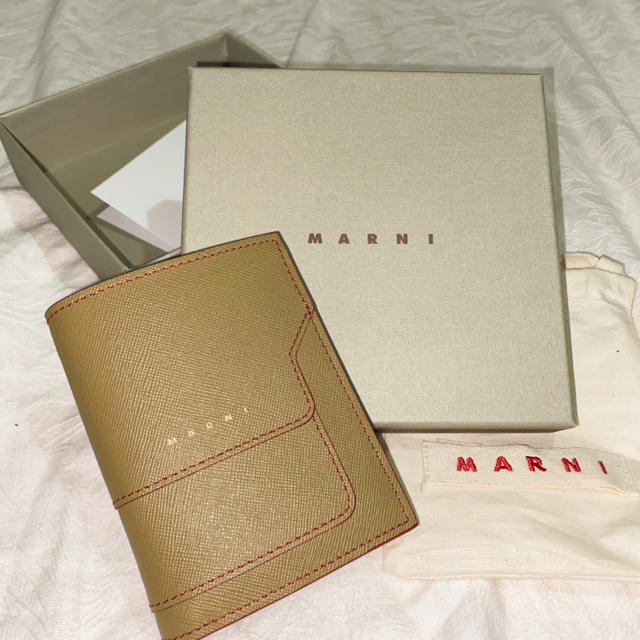 Marni 二つ折り財布　サフィアーノレザー バイフォールドウォレット