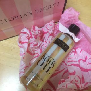 ヴィクトリアズシークレット(Victoria's Secret)の新品！ヴィクシーボディオイル アサイー(ボディオイル)