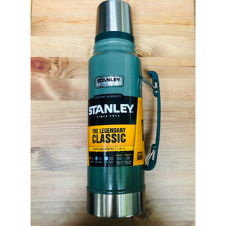 スタンレー(Stanley)の【新品】STANLEY クラッシックボトル 1L グリーン　アメリカ 水筒(食器)