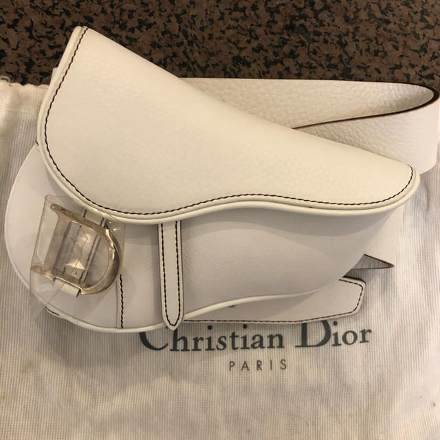 Dior(ディオール)の希少&美品！！美品 ディオール サドル　レザー ウエストバッグ ホワイト レディースのバッグ(ハンドバッグ)の商品写真