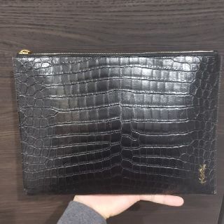 Saint Laurent   イブサンローラン クラッチバッグ クロコ×ゴールドの