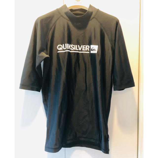 QUIKSILVER(クイックシルバー)の✧︎QUIKSILVER ラッシュガード（Sサイズ）✧︎ メンズの水着/浴衣(水着)の商品写真