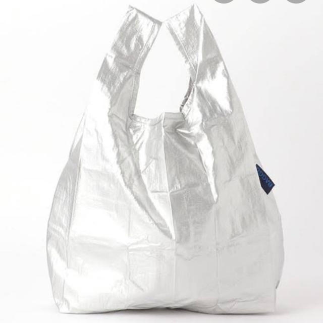 BEAMS(ビームス)の《BAGGU   BABY 》バグー　ベビー　シルバー　新品 レディースのバッグ(エコバッグ)の商品写真