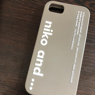 ニコアンド(niko and...)のiPhone8 ケース(iPhoneケース)