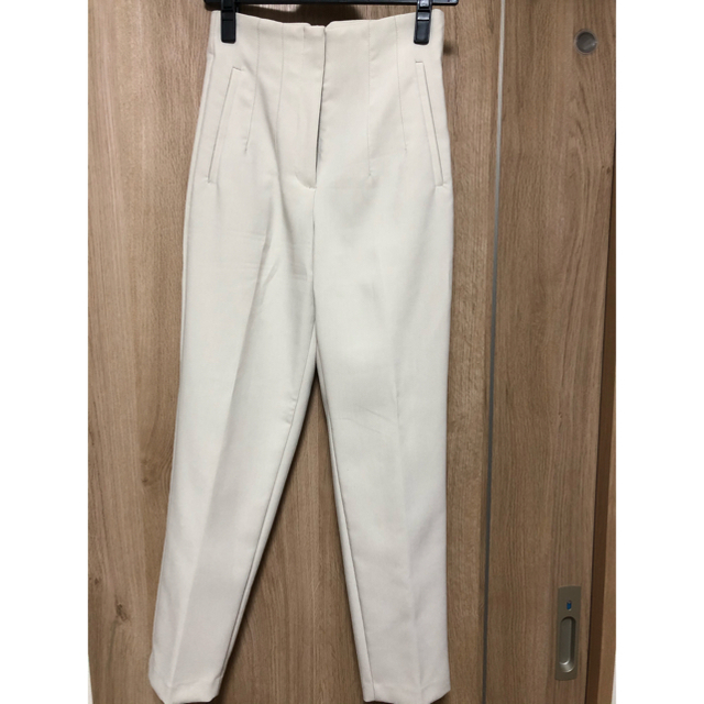 ZARA ダーツ入りハイウエストパンツ L