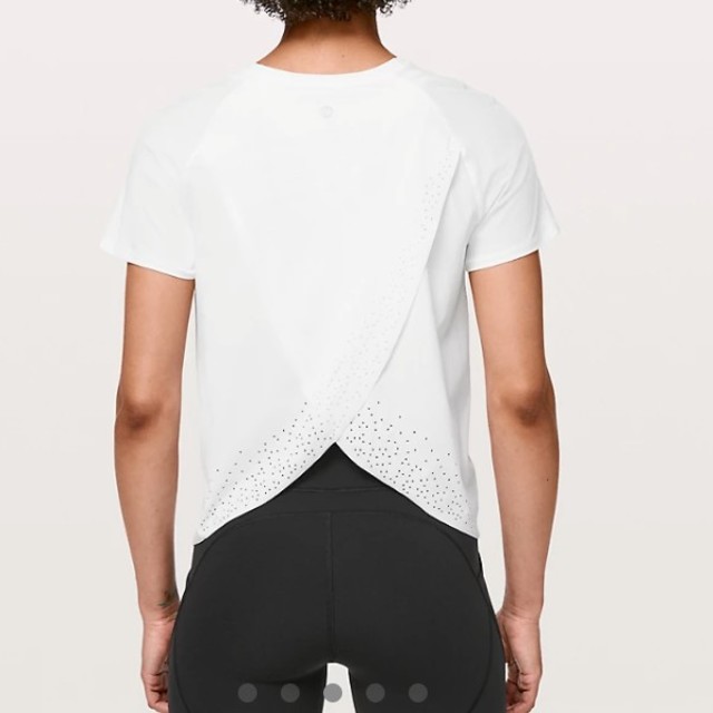 lululemon(ルルレモン)の《ルルレモン》Quick Pace Short Sleeve ◆ 白 サイズ 4 レディースのトップス(Tシャツ(半袖/袖なし))の商品写真