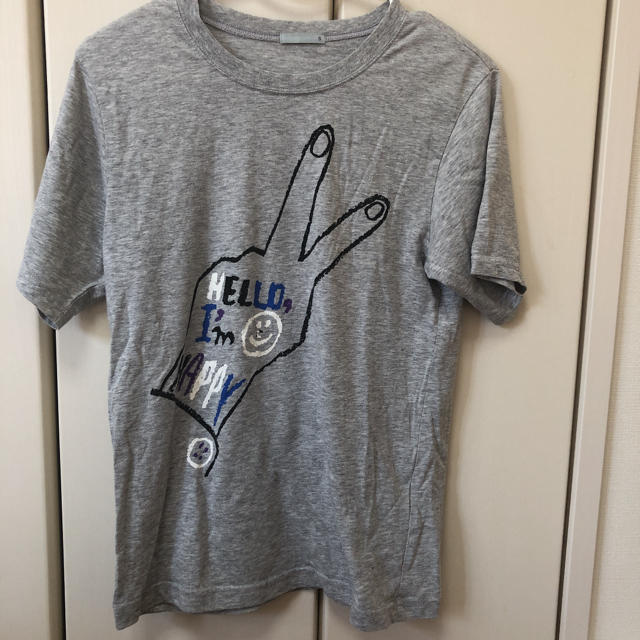 GU(ジーユー)の【送料込み】GU グレー Tシャツ Sサイズ メンズのトップス(Tシャツ/カットソー(半袖/袖なし))の商品写真