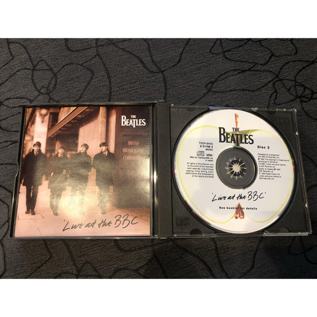 Apple(アップル)の【美品】The Beatles 　ザ・ビートルズ　Live at the BBC エンタメ/ホビーのCD(ポップス/ロック(洋楽))の商品写真