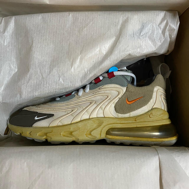 NIKE(ナイキ)のサモンさん専用 TRAVIS SCOTT × NIKE AIR MAX 270 メンズの靴/シューズ(スニーカー)の商品写真