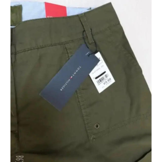 TOMMY HILFIGER(トミーヒルフィガー)のTOMMY HILFIGER❤︎カーキ色ショートパンツ 新品 レディースのパンツ(ショートパンツ)の商品写真