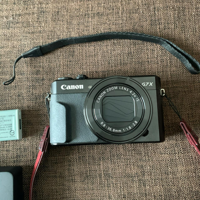 Canon(キヤノン)のCanon PowerShot G7X Mark2 追加バッテリー純正ケース付 スマホ/家電/カメラのカメラ(コンパクトデジタルカメラ)の商品写真