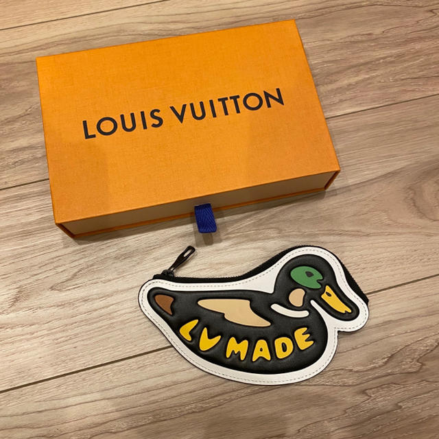 LOUIS VUITTON(ルイヴィトン)のLV  NIGO コインカードフォルダー コレクション ルイヴィトン コラボ   ハンドメイドのファッション小物(バッグチャーム)の商品写真