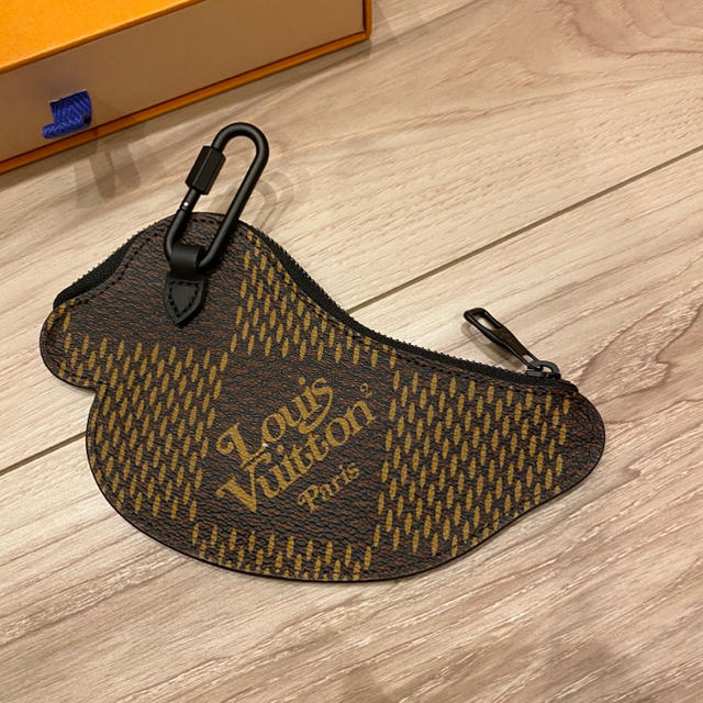 LOUIS VUITTON(ルイヴィトン)のLV  NIGO コインカードフォルダー コレクション ルイヴィトン コラボ   ハンドメイドのファッション小物(バッグチャーム)の商品写真