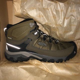 キーン(KEEN)のkeen シューズ　新品　未着用(登山用品)