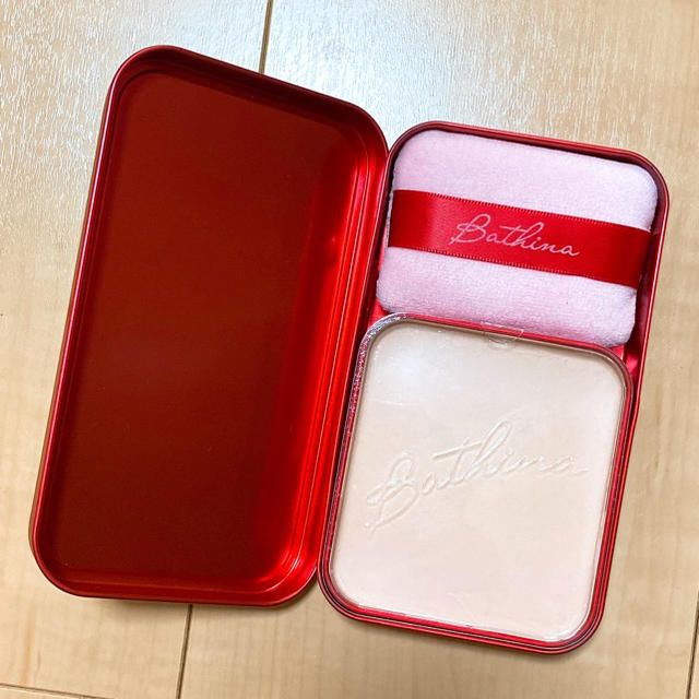 Benefit(ベネフィット)の日本未発売品 ベネフィットボディーバーム コスメ/美容のベースメイク/化粧品(その他)の商品写真