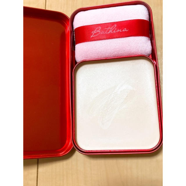 Benefit(ベネフィット)の日本未発売品 ベネフィットボディーバーム コスメ/美容のベースメイク/化粧品(その他)の商品写真