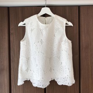 新品未使用】 ボタニカルレース ノースリーブブラウスサイズ36-