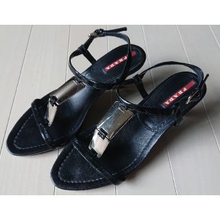 プラダ(PRADA)のプラダ PRADA◆サンダル エナメル ストラップ 35 黒◆中古(サンダル)