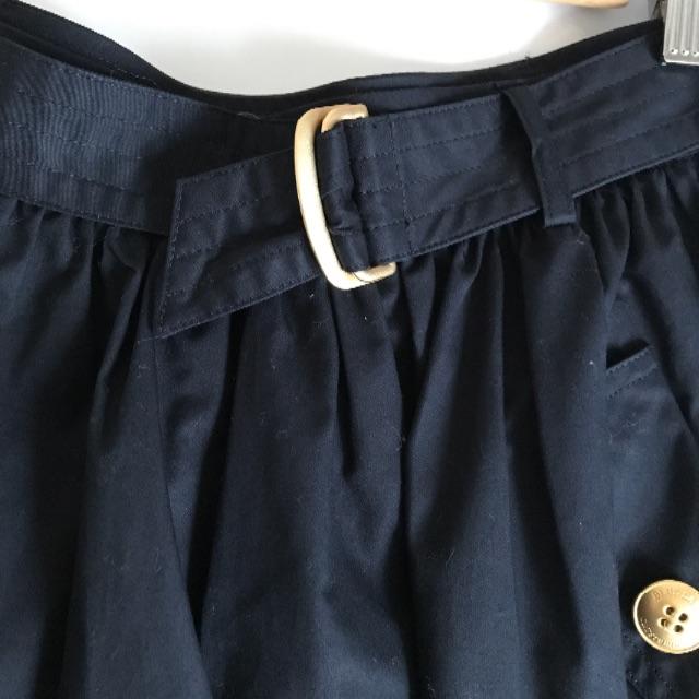 BURBERRY BLUE LABEL(バーバリーブルーレーベル)のブルーレーベルクレストブリッジ☆ネイビー金ボタンスカート レディースのスカート(ロングスカート)の商品写真