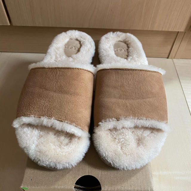 UGG サンダル