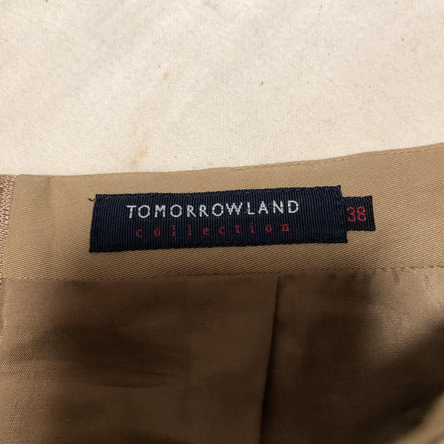TOMORROWLAND(トゥモローランド)のトゥモローランド 膝丈 スカート シルク混 38 レディースのスカート(ひざ丈スカート)の商品写真