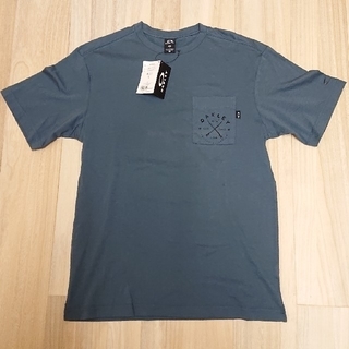 オークリー(Oakley)の【新品未使用】 OAKLEY Tシャツ(Tシャツ/カットソー(半袖/袖なし))