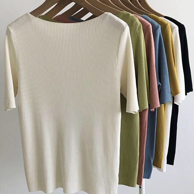 辛子色ニット半袖 レディースのトップス(ニット/セーター)の商品写真