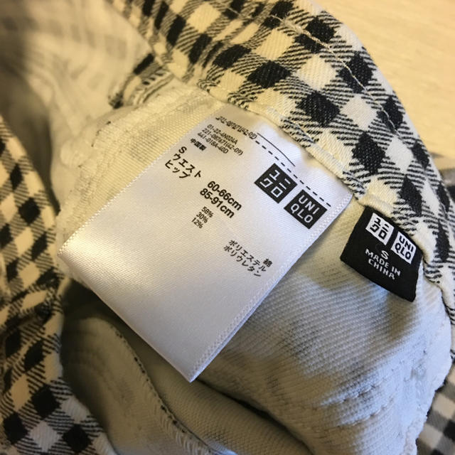 UNIQLO(ユニクロ)のユニクロおまとめ専用 レディースのパンツ(クロップドパンツ)の商品写真