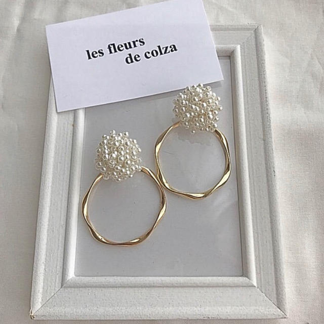 coen(コーエン)のembroidery perl×gold ring pierce/earring ハンドメイドのアクセサリー(ピアス)の商品写真